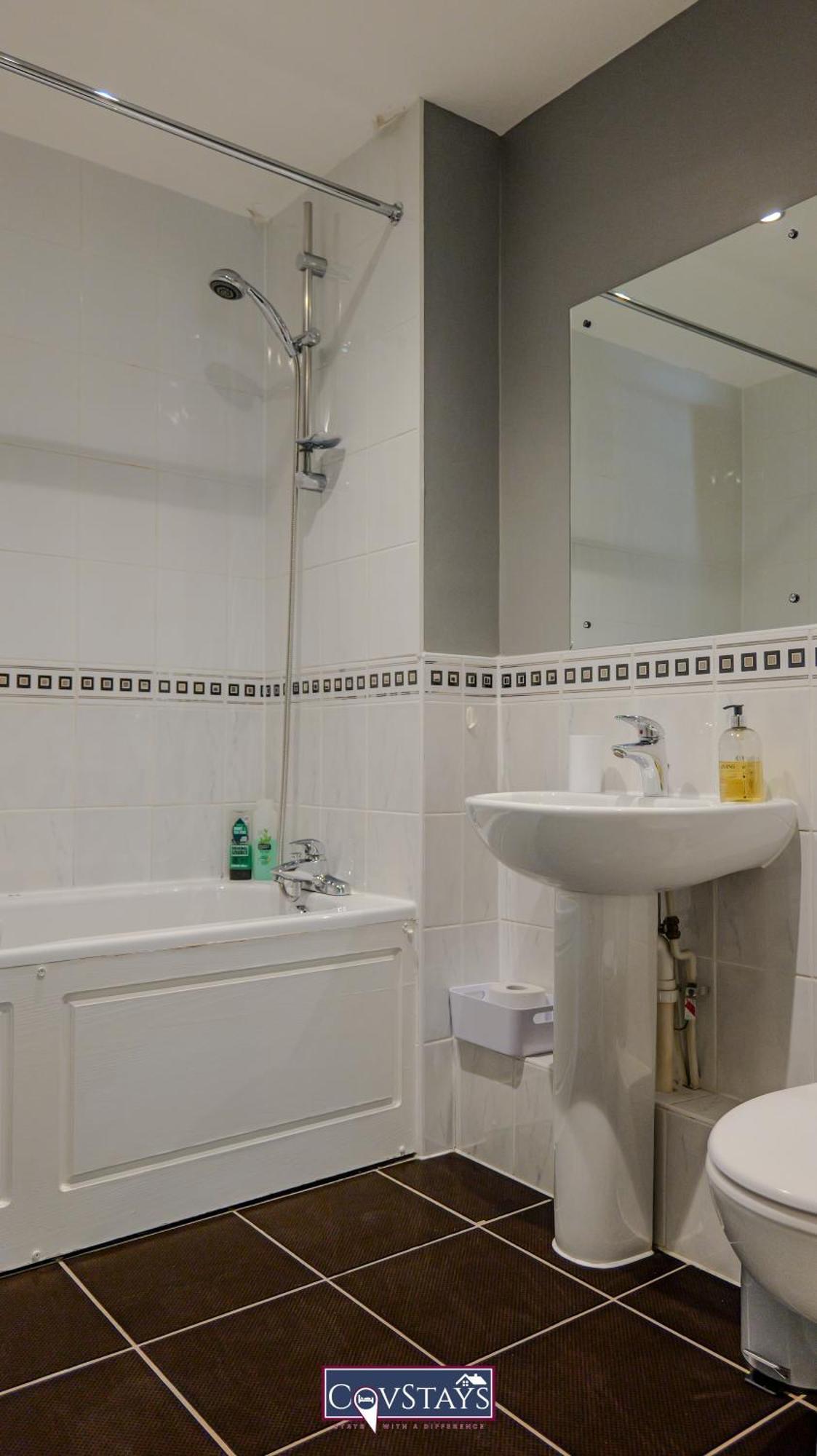 Triumph House - 3-Bed 2-Bath Apartment In Coventry City Centre By Covstays Eksteriør bilde